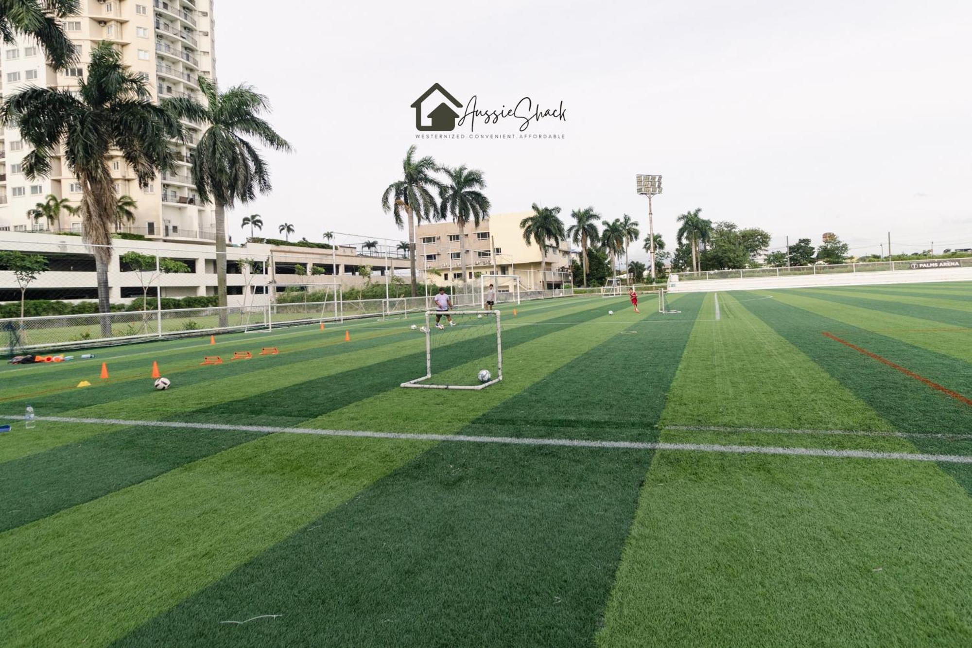 Aussie Shack - 2Br Modern Condo With Skyline View Manila Esterno foto